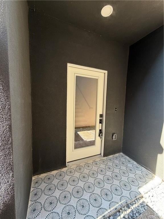 2629 Warbler Ave - Photo 4 of 16