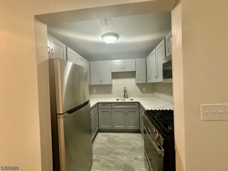 46 Ferry St - Photo 5 of 11