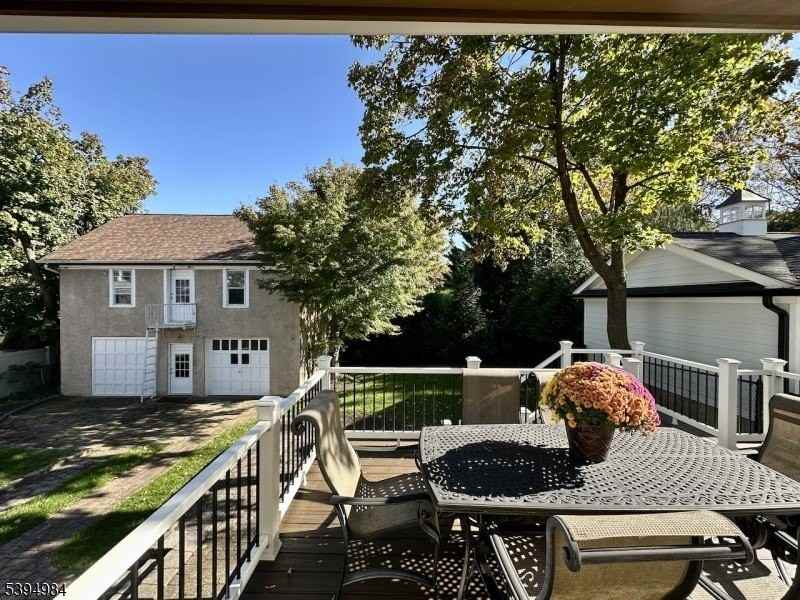 12 Maple Ave - Photo 5 of 39