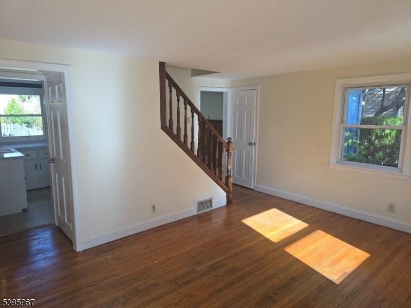 1815 Vauxhall Rd - Photo 2 of 16