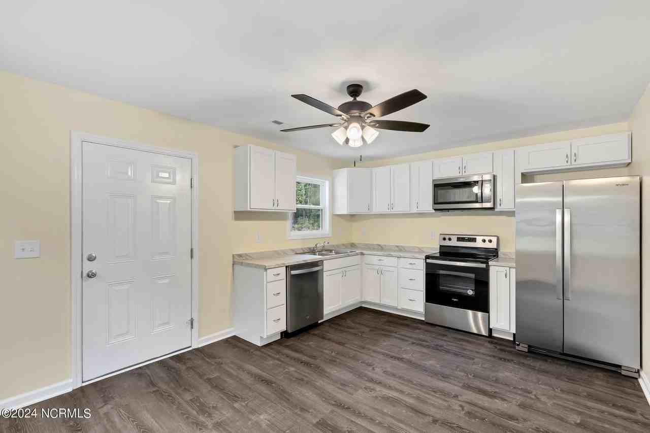 640 Walnut Drive - Photo 4 of 21