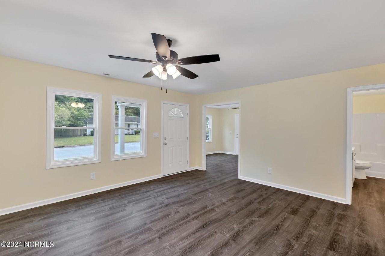 640 Walnut Drive - Photo 6 of 21