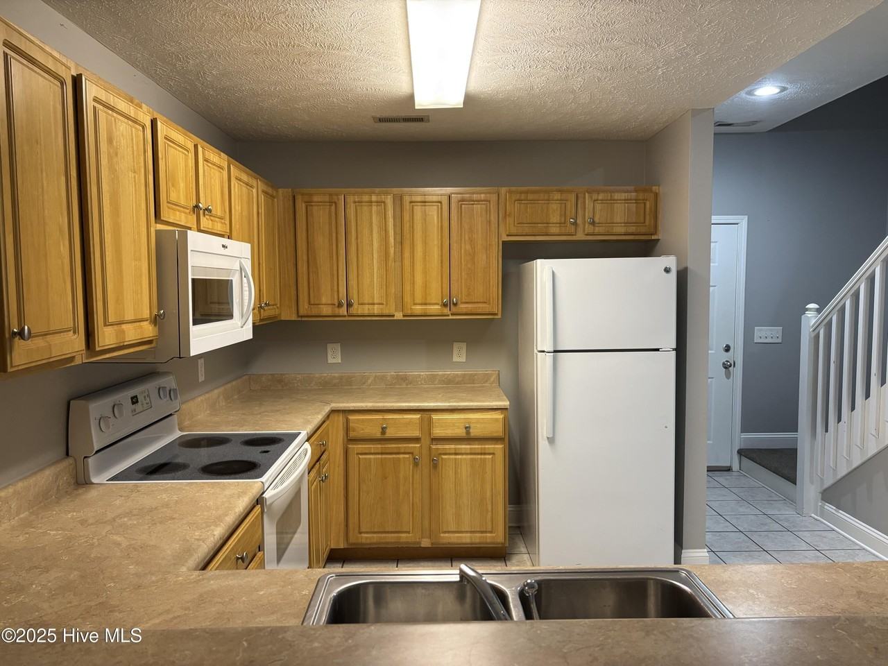 1559 Denton St Sw #B - Photo 4 of 10