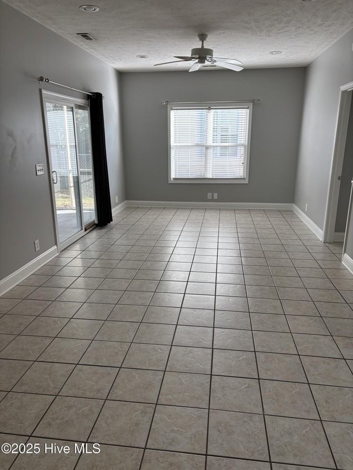 1559 Denton St Sw #B - Photo 5 of 10