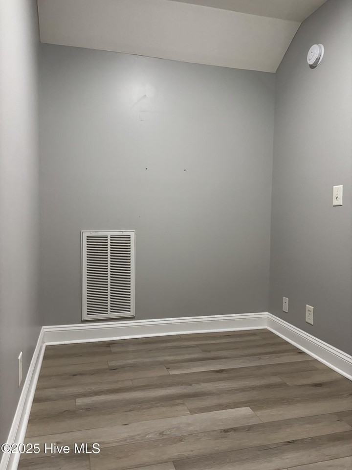 1559 Denton St Sw #B - Photo 7 of 10