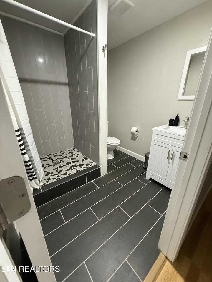 309 Hobson Road - Photo 7 of 12