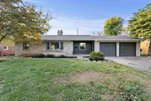 featured image of 1032 Algonquin Trl