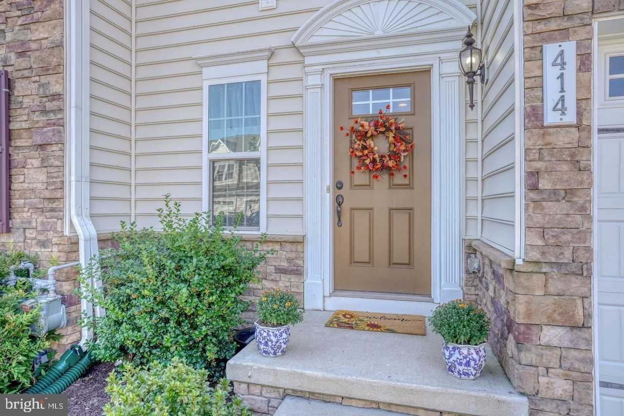 414 Goodwick Dr - Photo 3 of 21