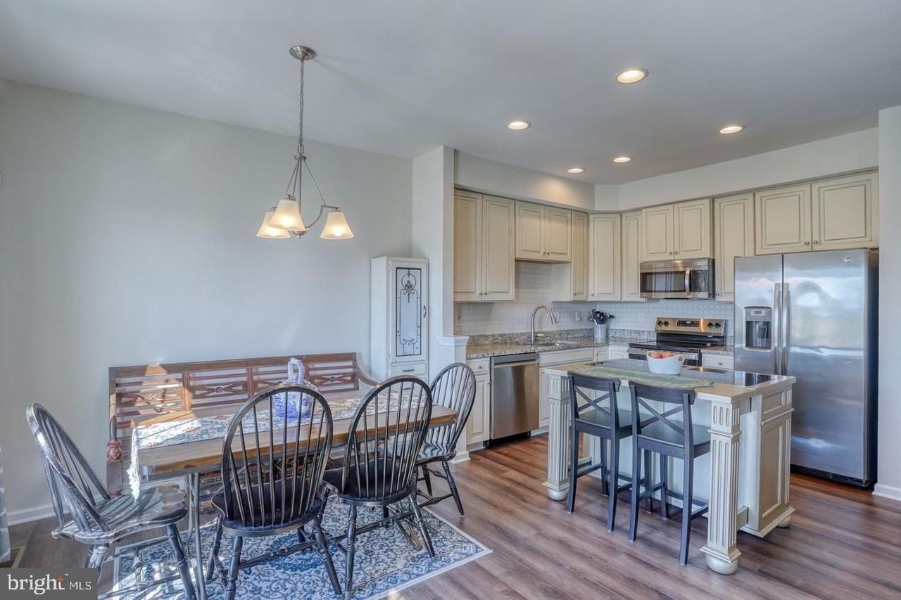 414 Goodwick Dr - Photo 5 of 21