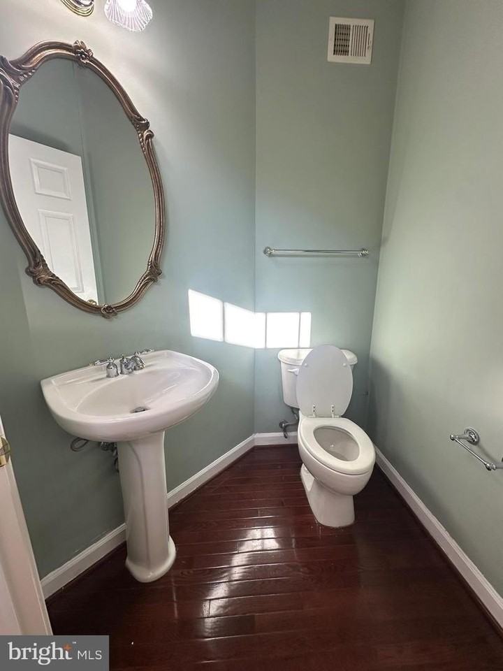 9430 Dunraven St - Photo 3 of 24