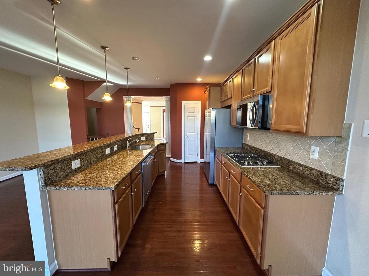 9430 Dunraven St - Photo 6 of 24