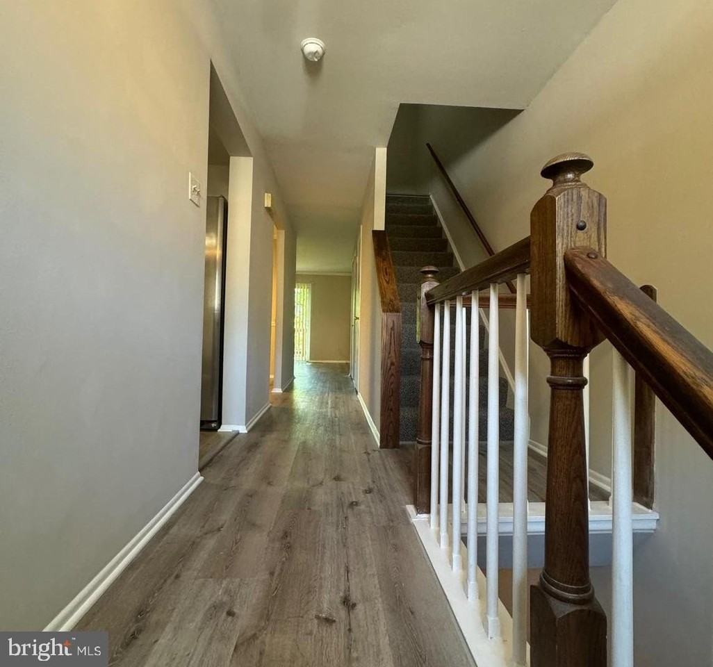 9728 Summer Park Ct - Photo 2 of 28