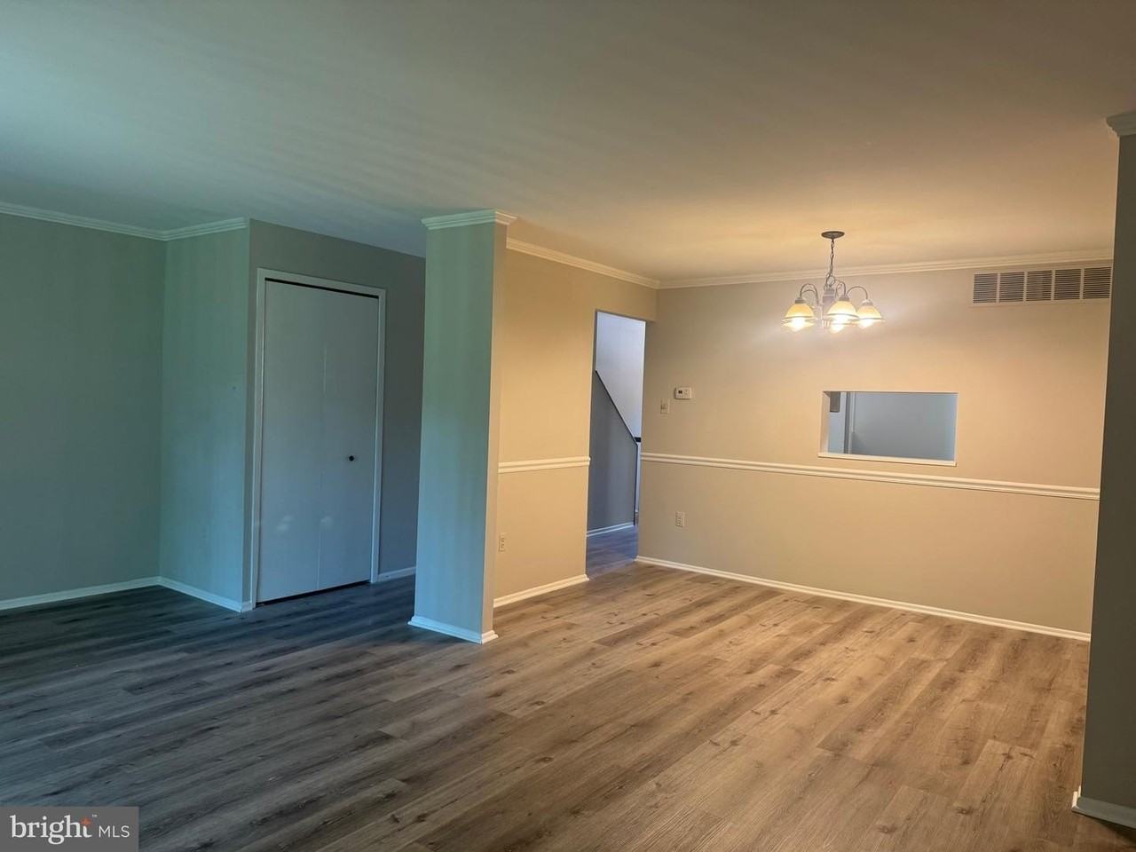 9728 Summer Park Ct - Photo 5 of 28