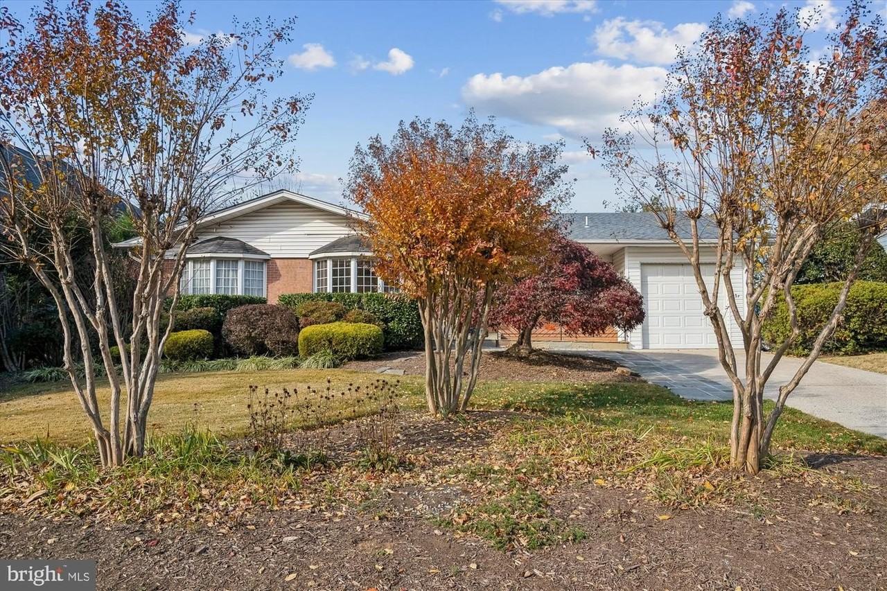 5813 Midhill St - Photo 2 of 50