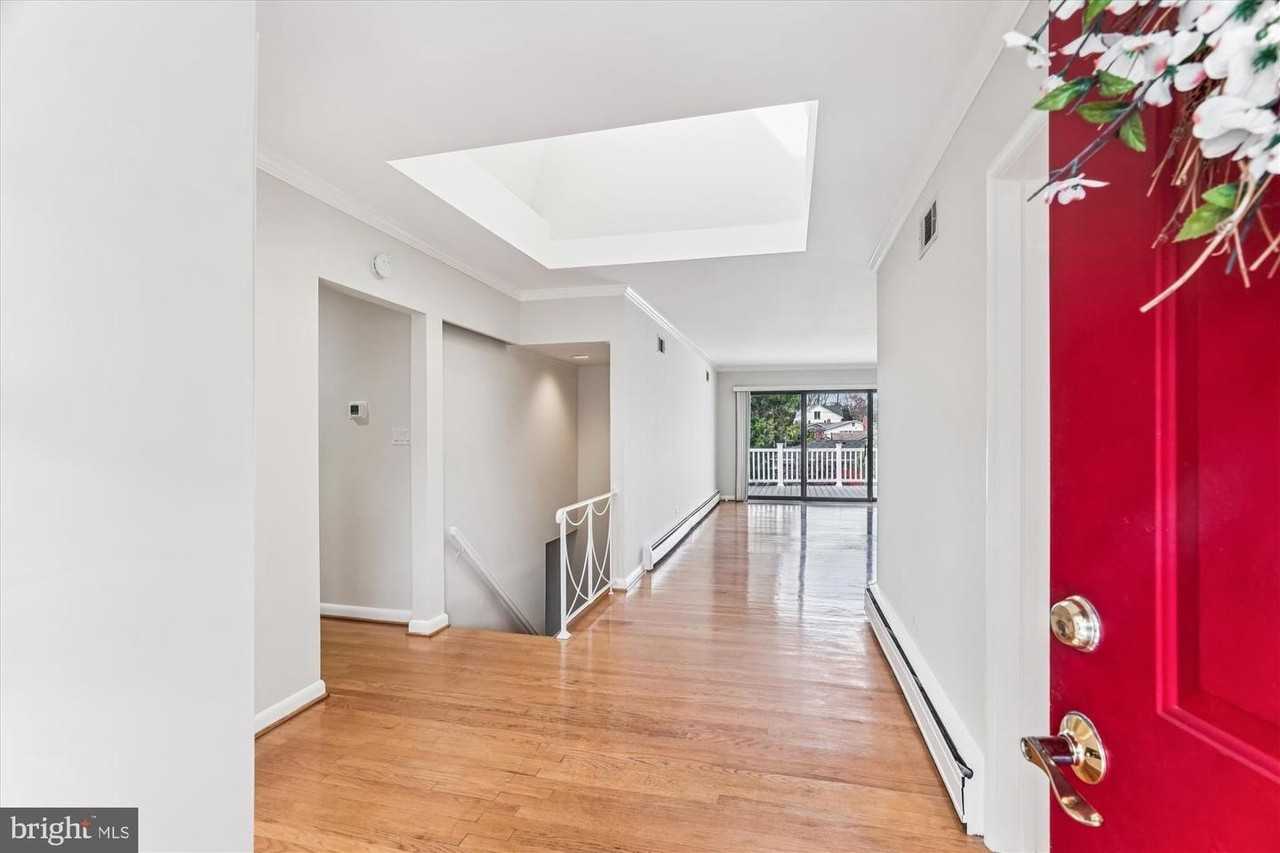 5813 Midhill St - Photo 6 of 50