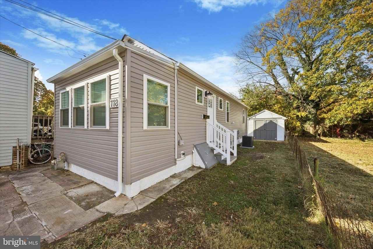 118 Bartram Ave - Photo 2 of 15