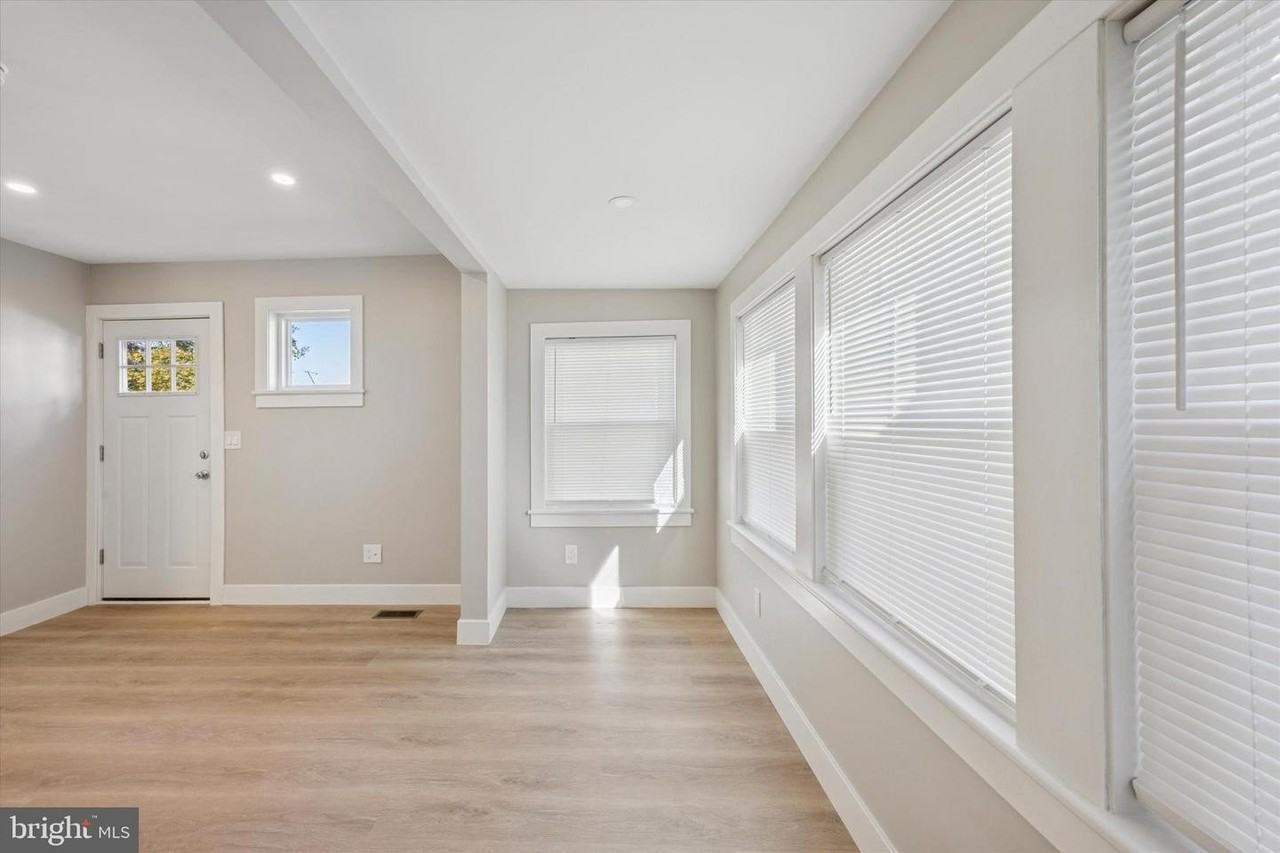 118 Bartram Ave - Photo 7 of 15