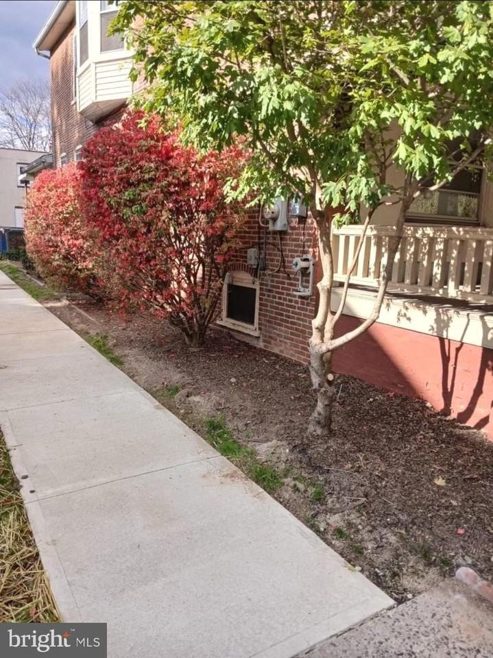 393 N York St - Photo 3 of 13