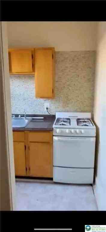 397 W Allen St Apt 3 #3 - Photo 2 of 9