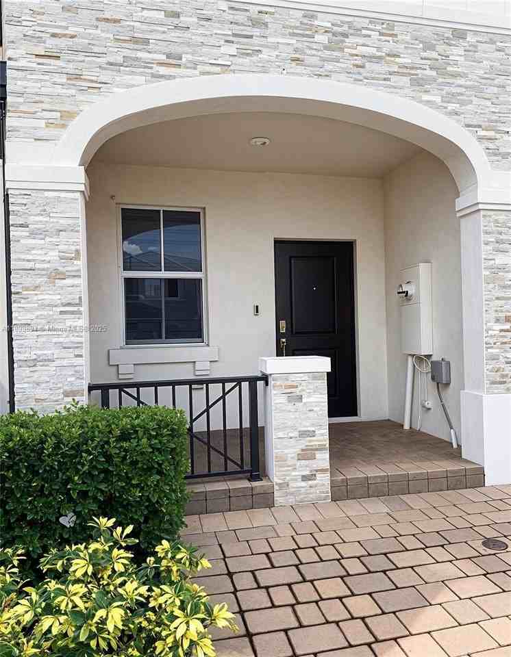 12727 Nw 23rd Pl #12727 - Photo 3 of 29