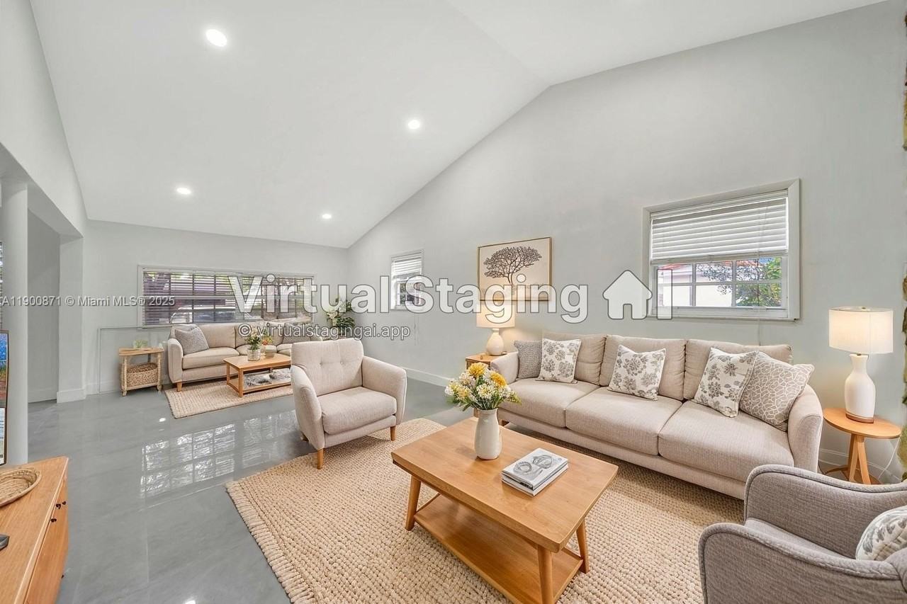 840 Ne 182nd St - Photo 4 of 50