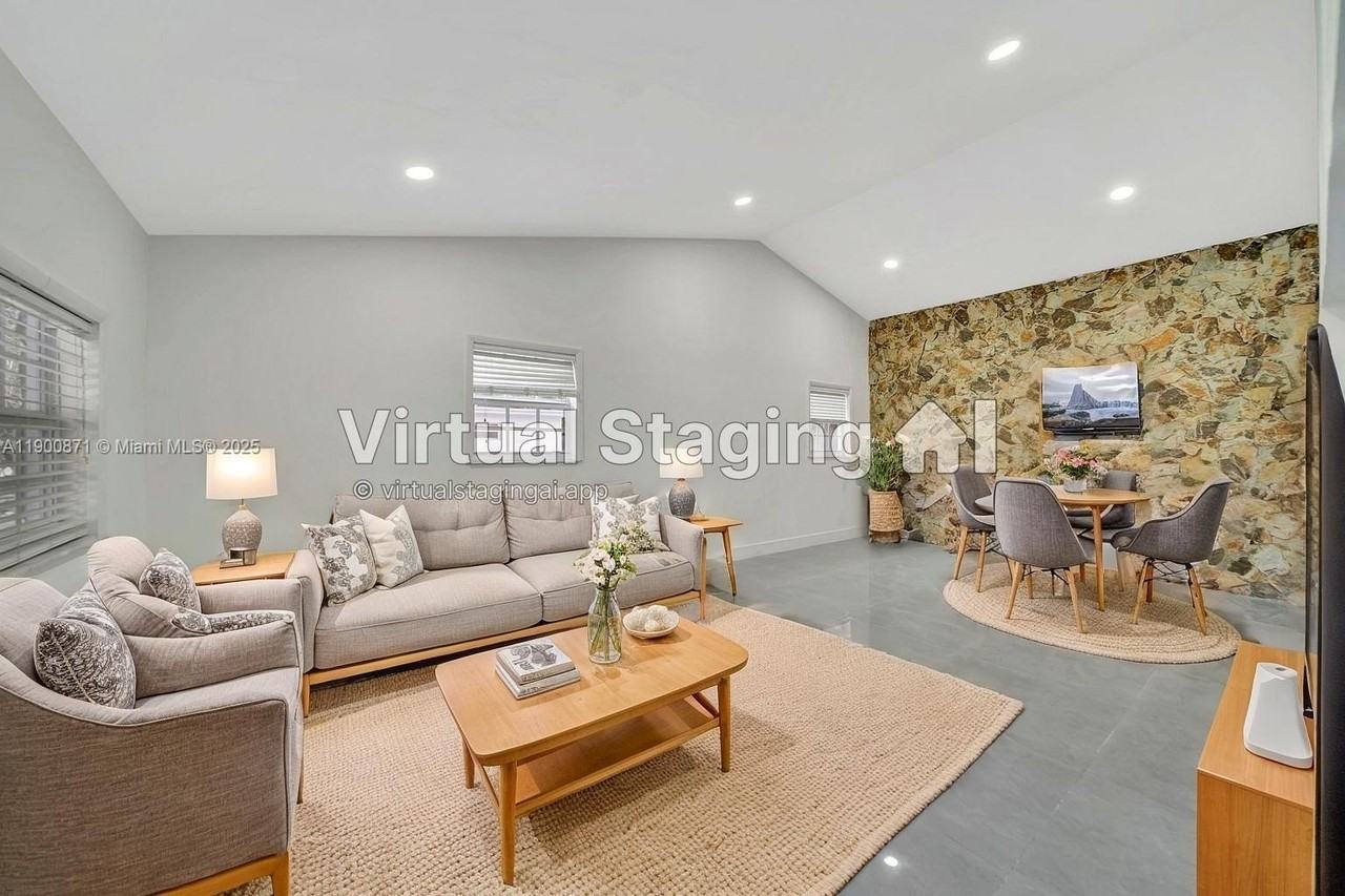 840 Ne 182nd St - Photo 5 of 50