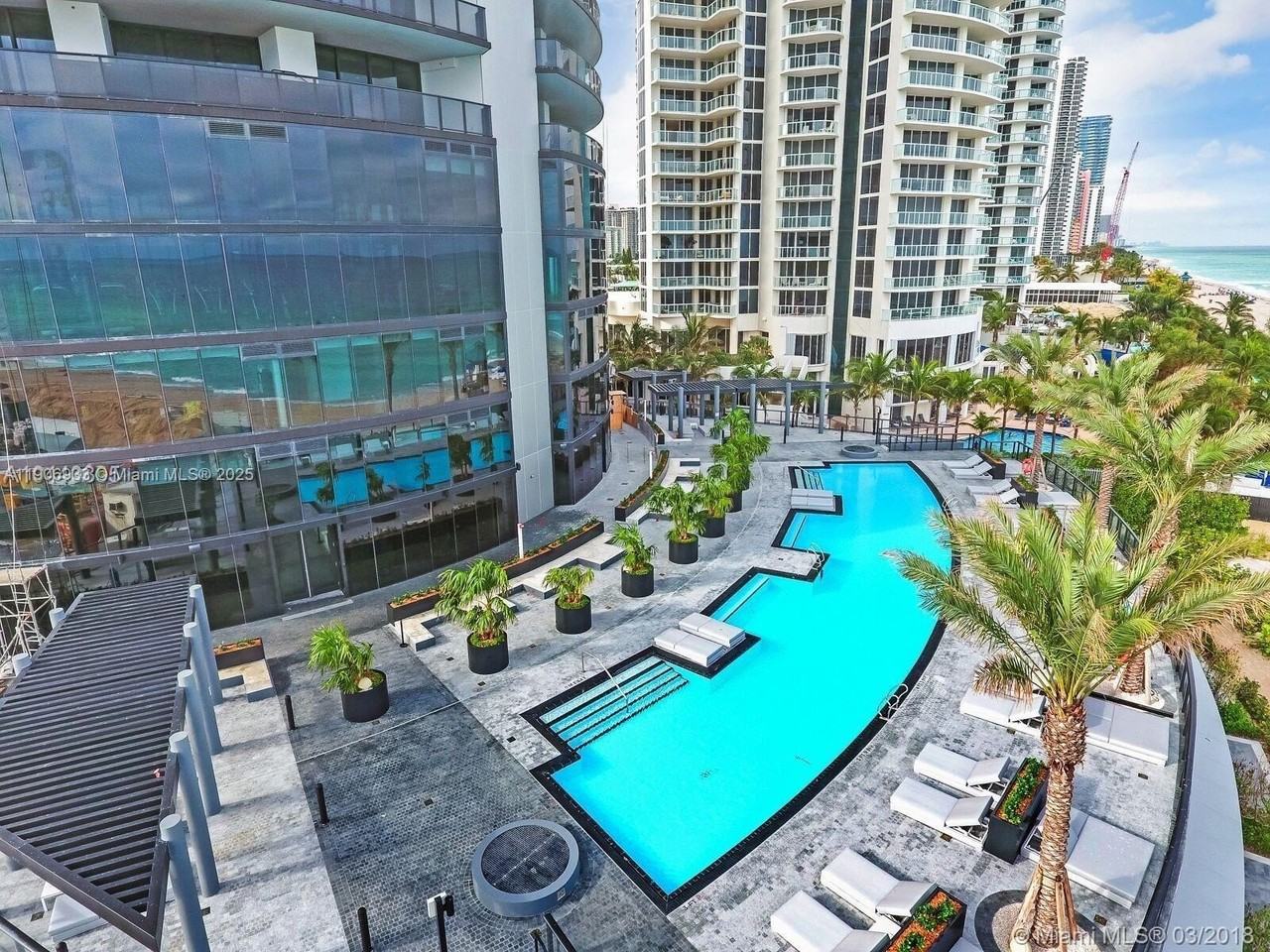 18555 Collins Ave #4804 - Photo 7 of 50