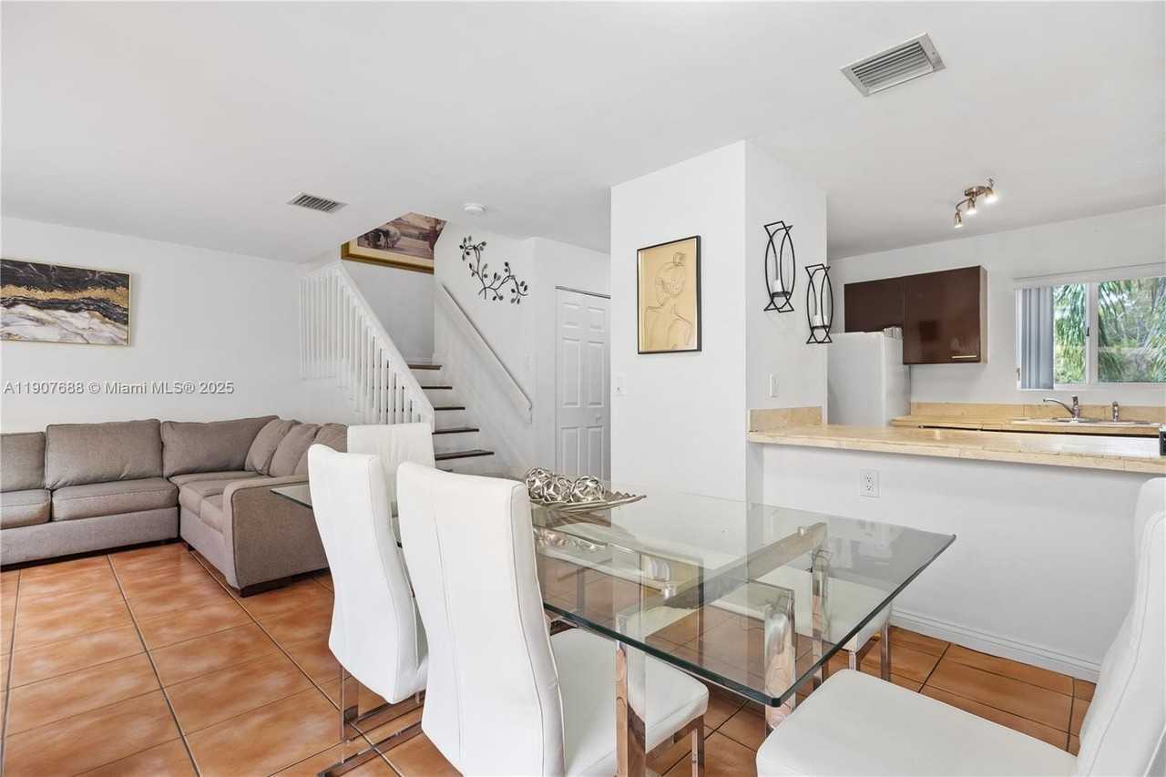 6205 Southwest 66th Street #290 - Photo 5 of 23