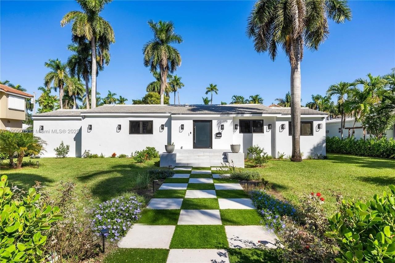 1141 Hollywood Blvd - Photo 2 of 46