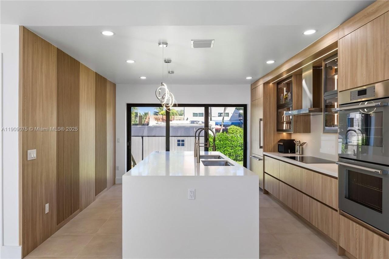 1141 Hollywood Blvd - Photo 7 of 46