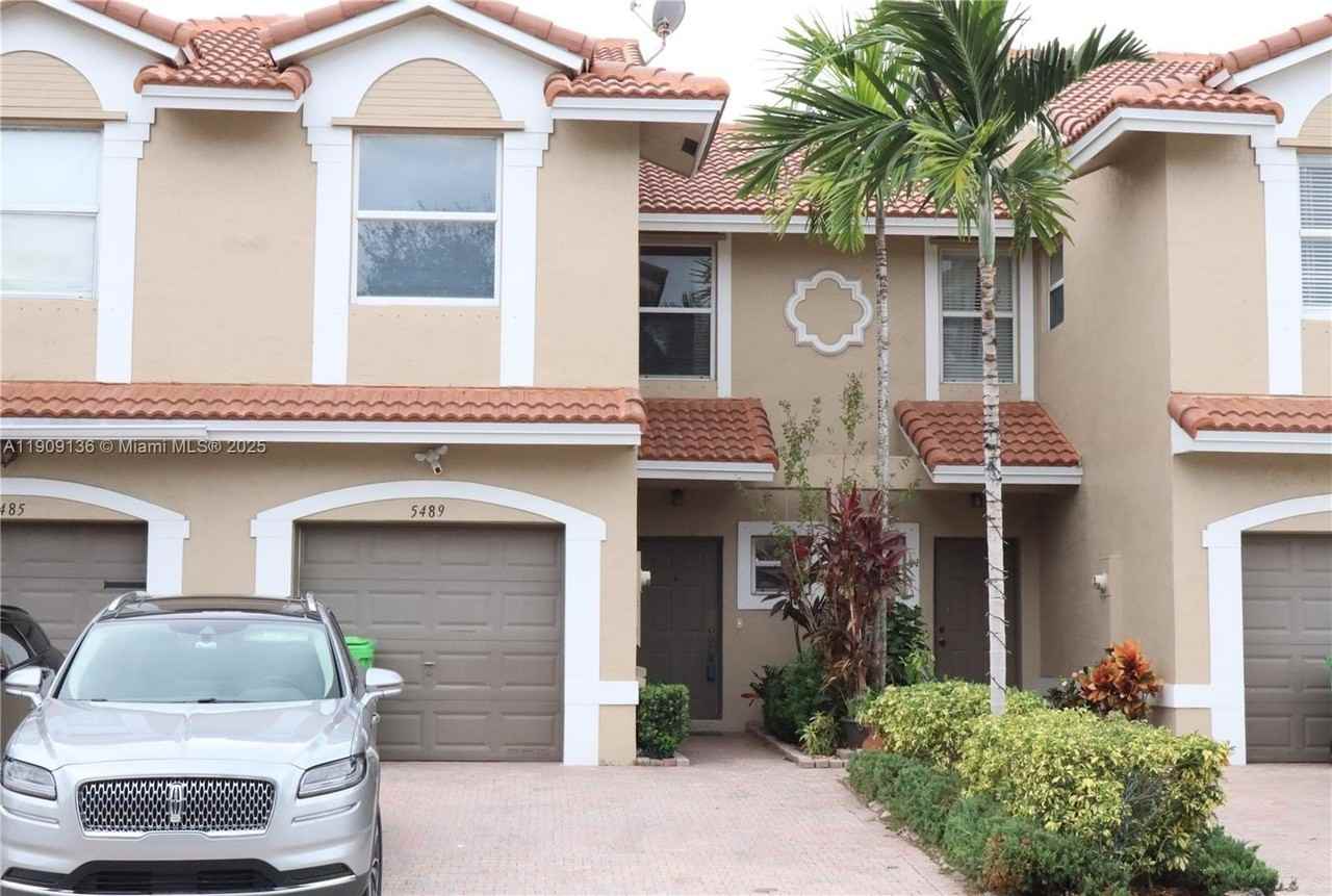 5489 Northwest 90th Avenue - Photo 2 of 13