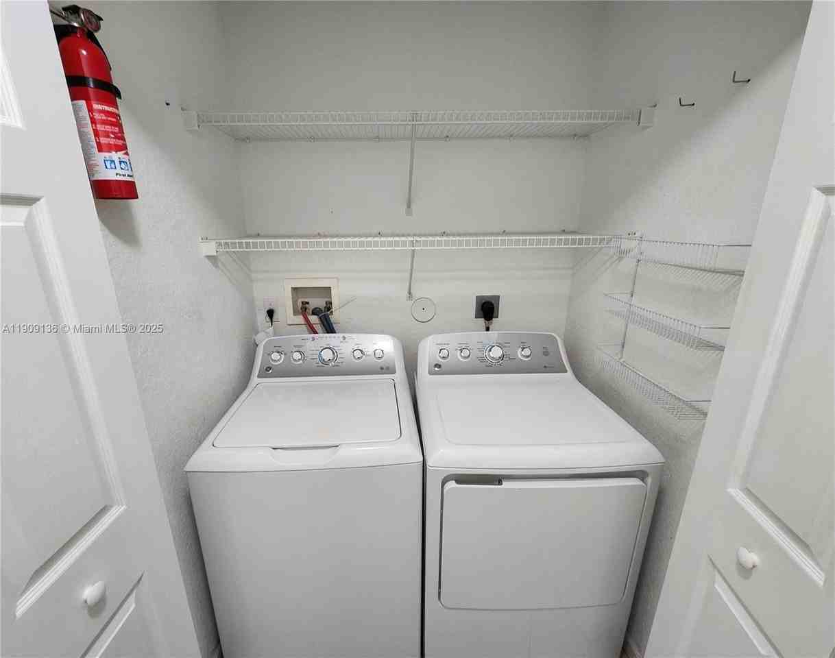 5489 Northwest 90th Avenue - Photo 7 of 13