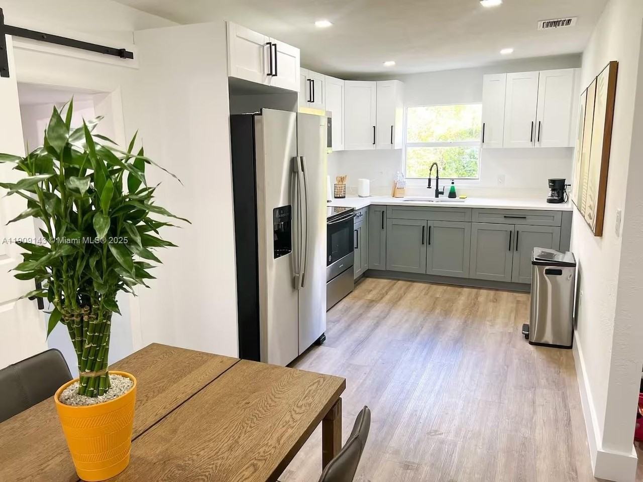 1025 Nw 55th St #1 - Photo 6 of 19