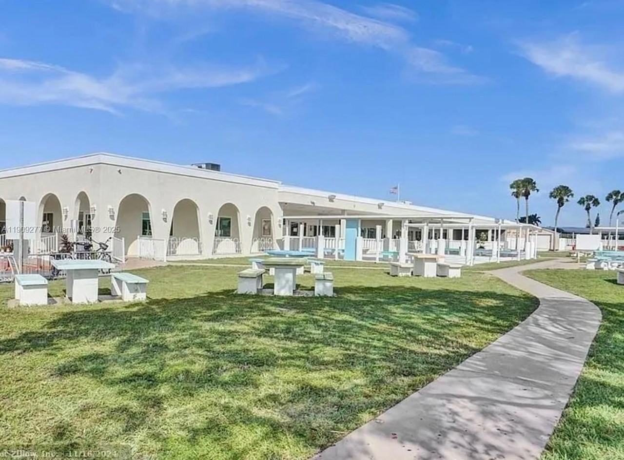 5470 Sw 25th Way #5470 - Photo 2 of 15