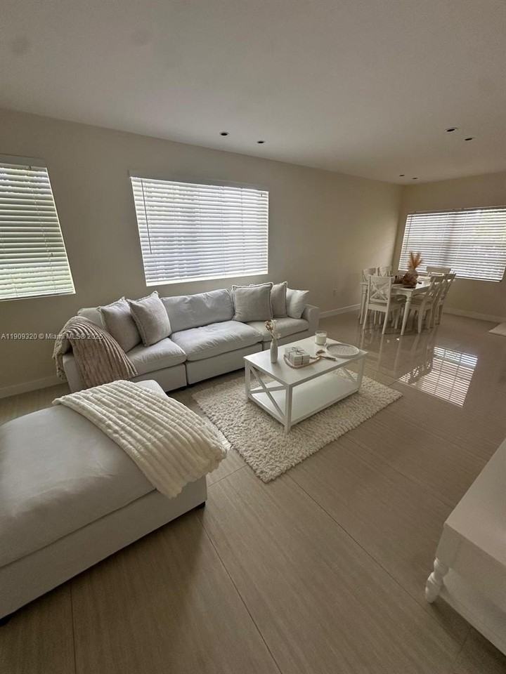 9464 Abbott Ave - Photo 2 of 20