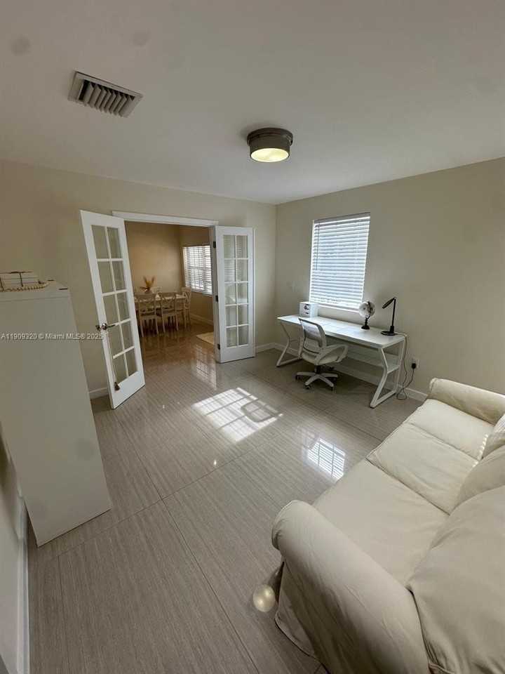 9464 Abbott Ave - Photo 6 of 20