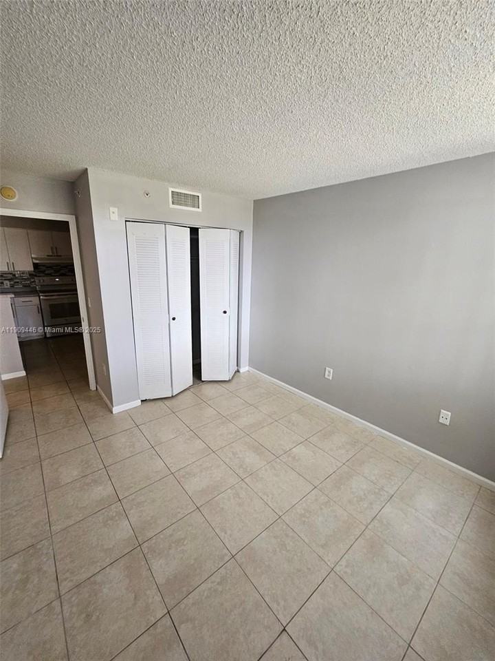 7872 Sonoma Springs Cir #105 - Photo 4 of 21