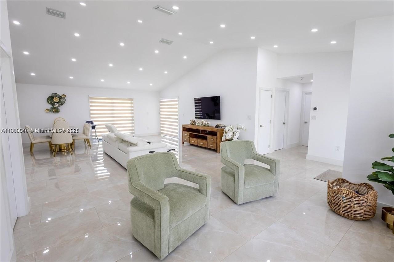 18781 Sw 294th Ter #0 - Photo 4 of 18