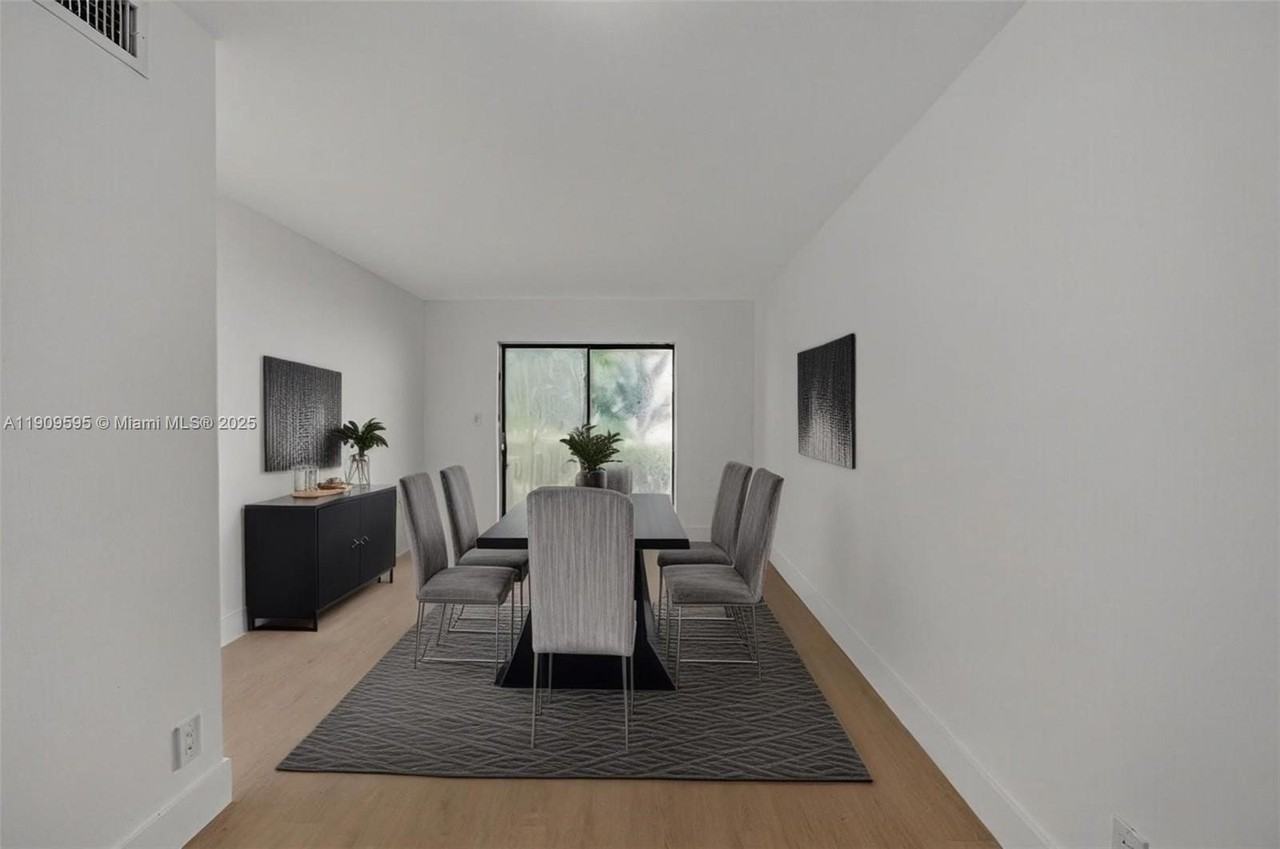 4198 Lakeside Dr #4198 - Photo 2 of 15