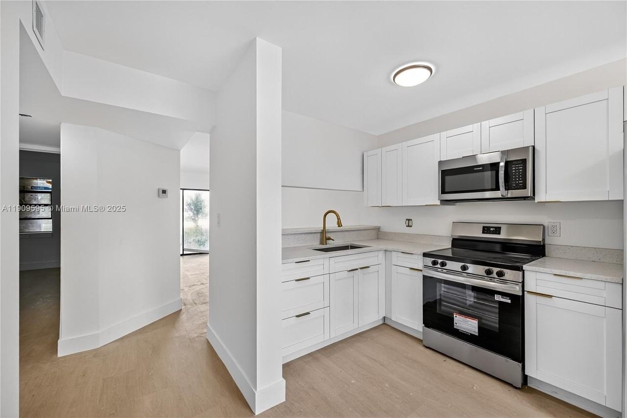 4198 Lakeside Dr #4198 - Photo 5 of 15