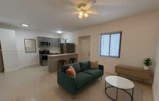 600 Sw 10th St #3 - Photo 1 of 1