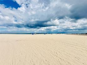 2424 Se 17th St #B307 - Photo 1 of 1