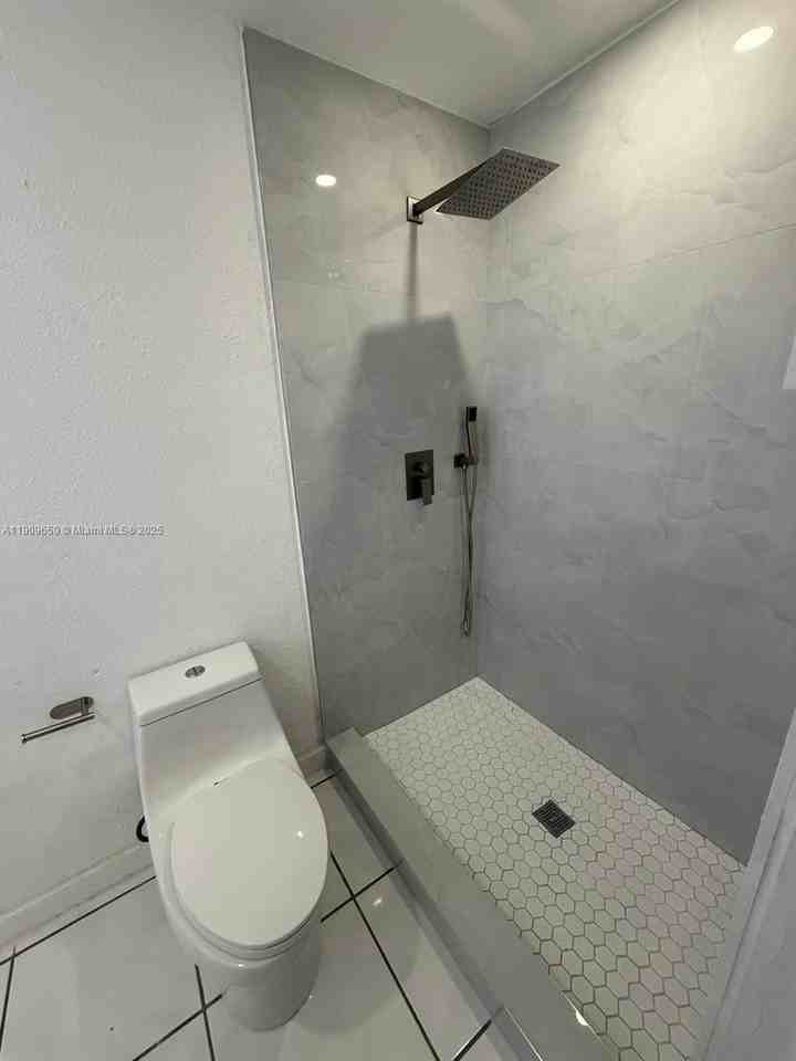 6931 Sw 24th Ct - Photo 6 of 10