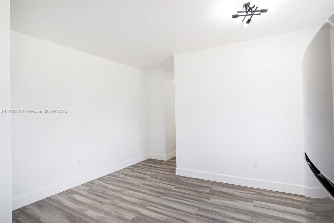 2424 Northwest 7th Court #3 - Photo 4 of 12