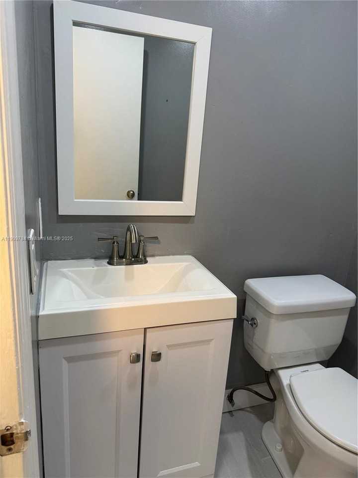 6025 Southwest 133rd Court - Photo 7 of 23