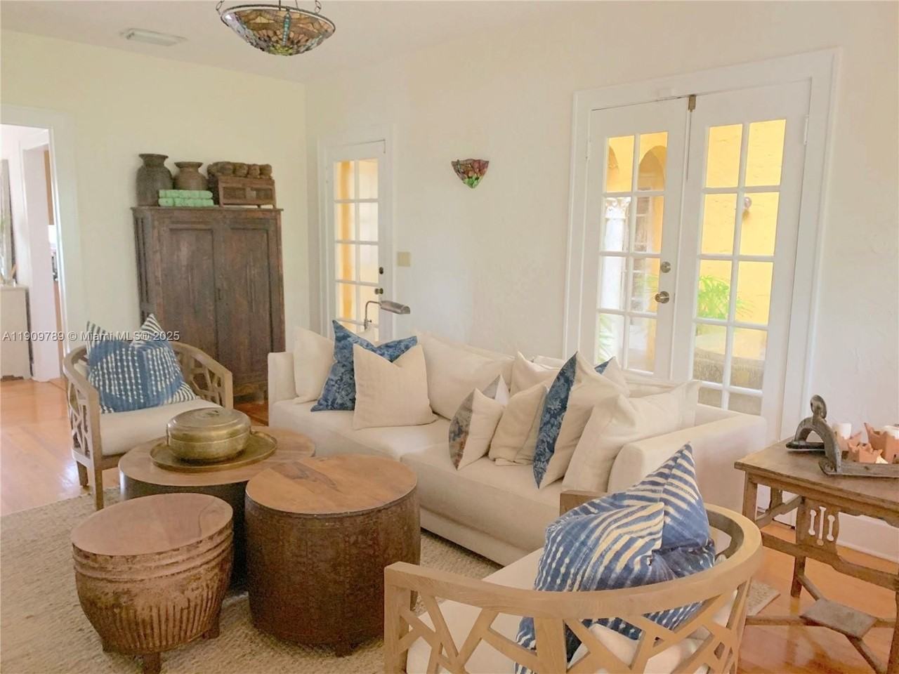 1306 Madrid St - Photo 4 of 21