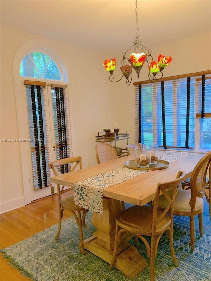 1306 Madrid St - Photo 6 of 21