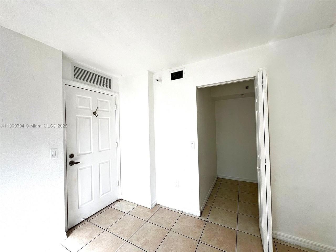 13820 Ne 3rd Ct #109 - Photo 2 of 9