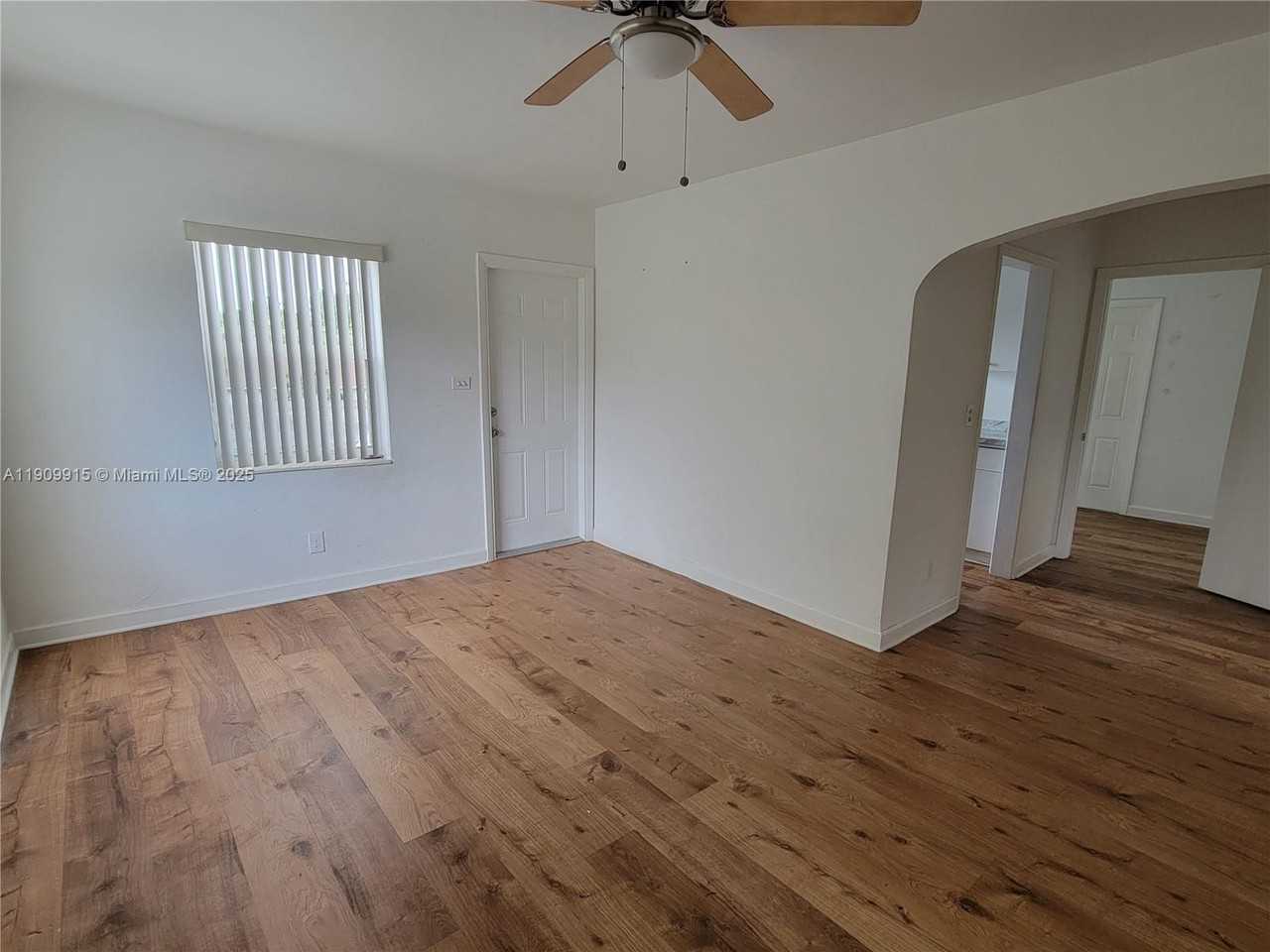 3433 Sw 12th St - Photo 6 of 23