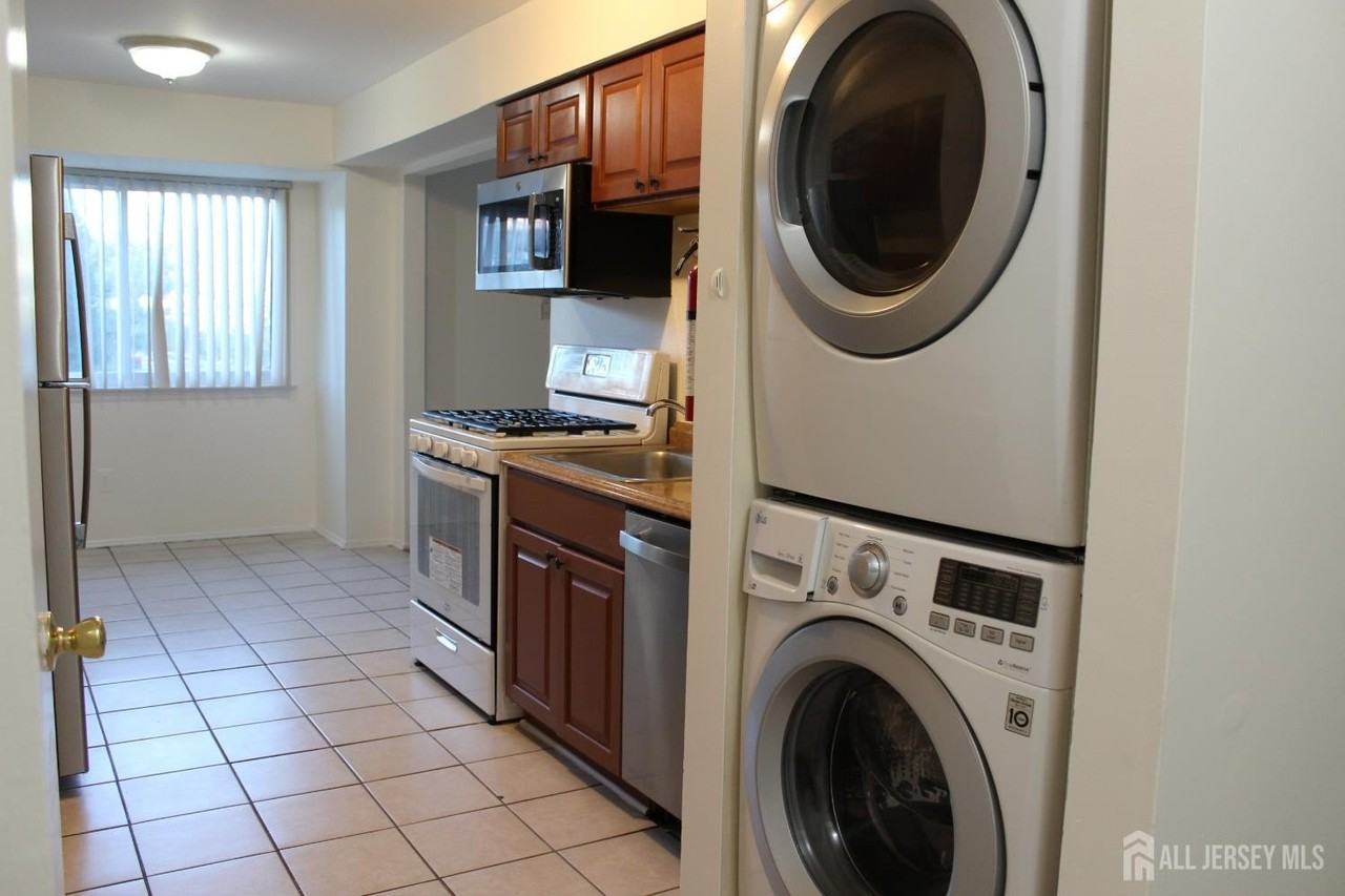 820 Edison Glen Ter - Photo 3 of 20